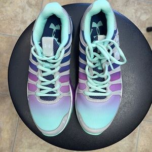 Women under armour sneakers! Comfortable!